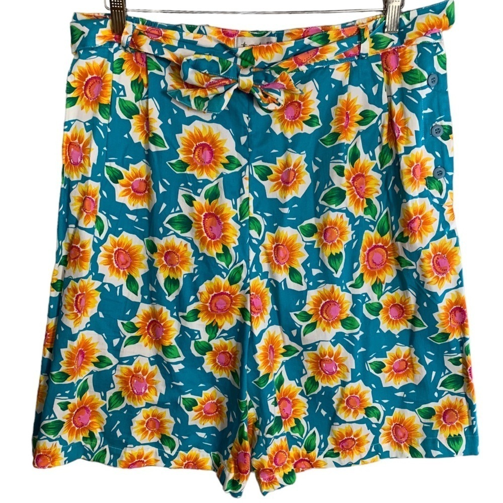 Tabi Vintage Women’s Sunflower Belted Shorts Size 18 (Check Approx Measurements)